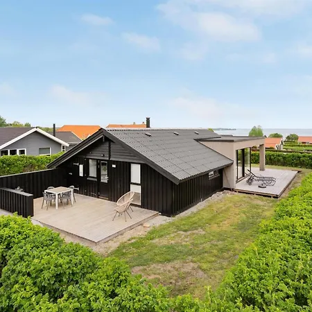 Holiday home Ely - 300m From The Sea In Se Jutland By Interhome *