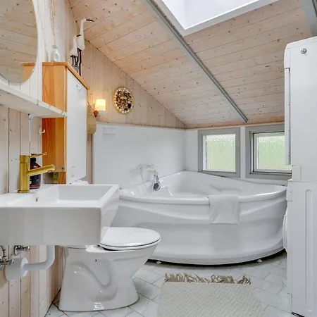 Ely - 300m From The Sea By Interhome *